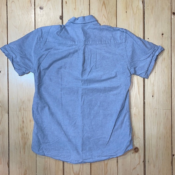 Amazon Essentials Short-Sleeved Casual Button Down Shirt - Grey - Picture 2 of 3